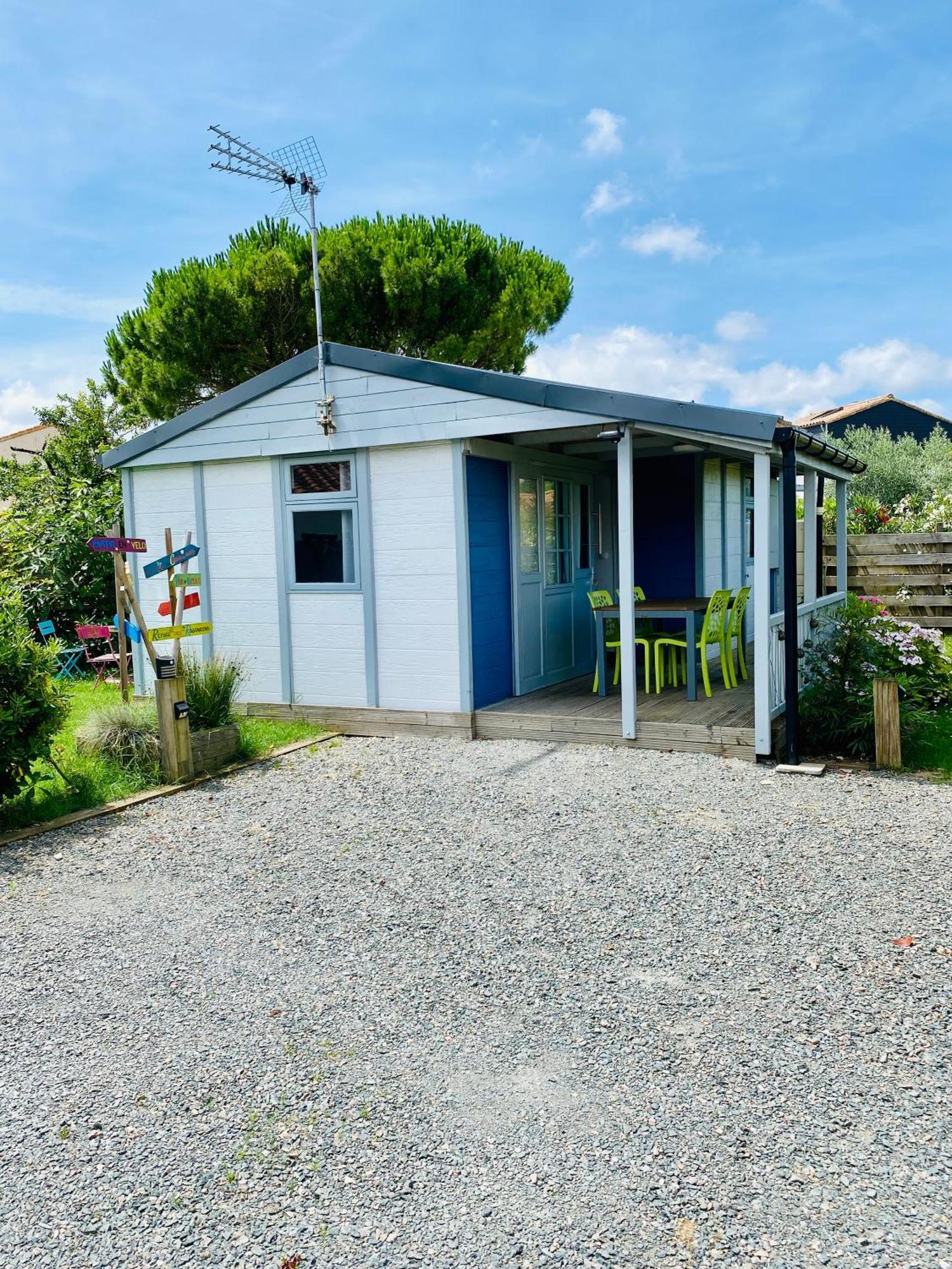 Chalet Atypique Au Calme Avec Emplacement Ideal Soubise Exterior photo